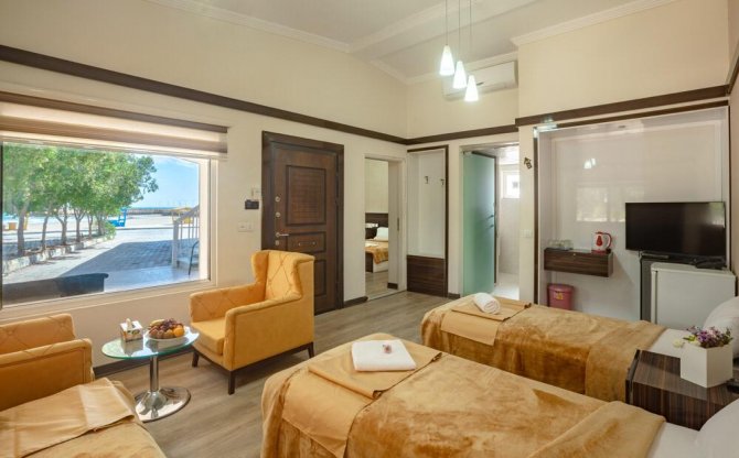 Golden Beach Hotel Gheshm photo 23